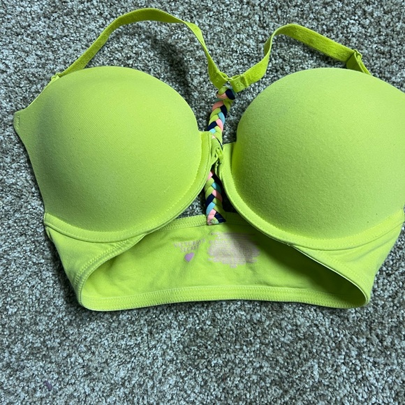 VS Bra - Picture 3 of 4